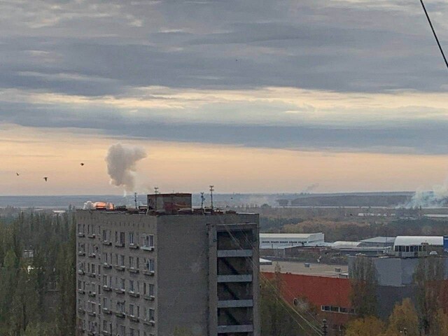 На росії ракетними ударами уражено авіабазу і військовий завод